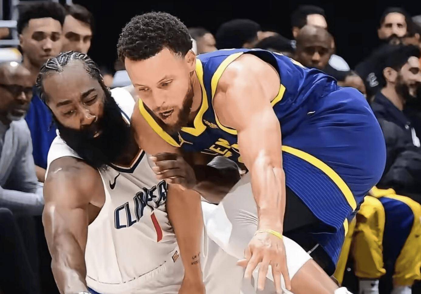 kaiyun中国官方网站-激烈交锋：双方拼尽全力，留下一场经典战役！