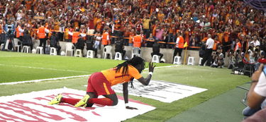 kaiyun开云·官方网站-中国足球年度最佳射手数据整理，中国足球队最佳射手