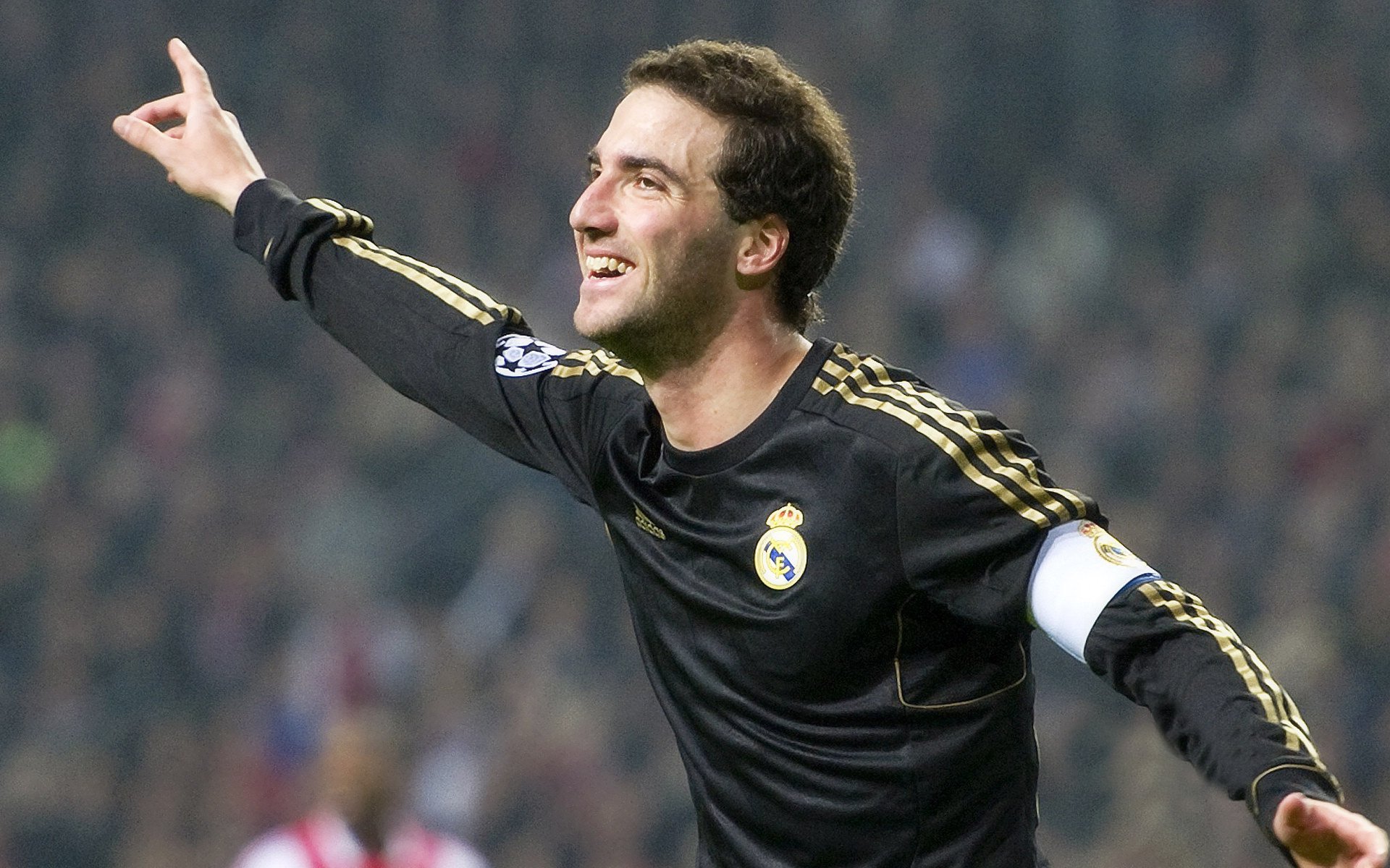 中超俱乐部构建一体化梯队体系夯实后备力量基础，中超俱乐部梯队要求